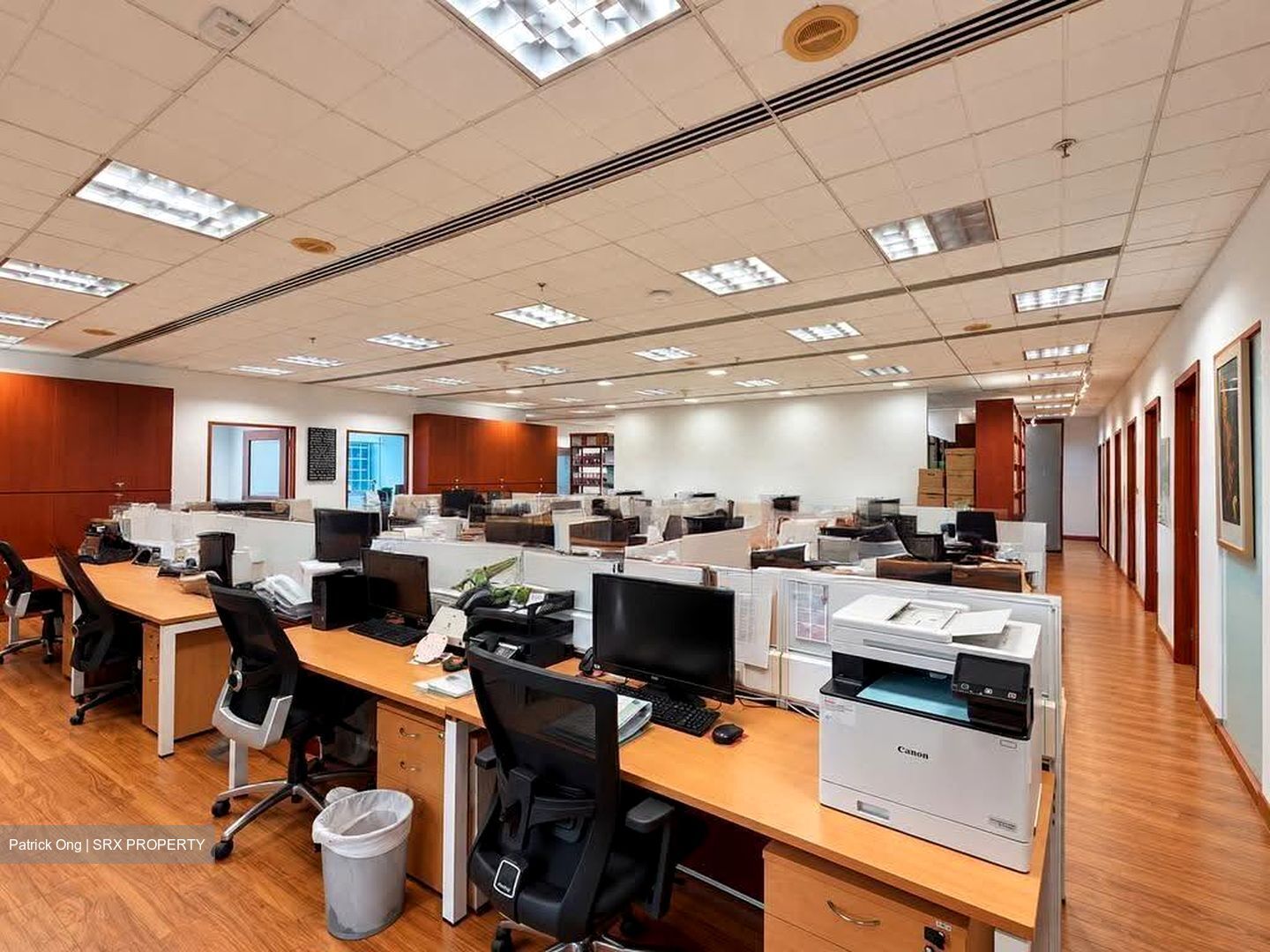 UE Square (D9), Office #630600741